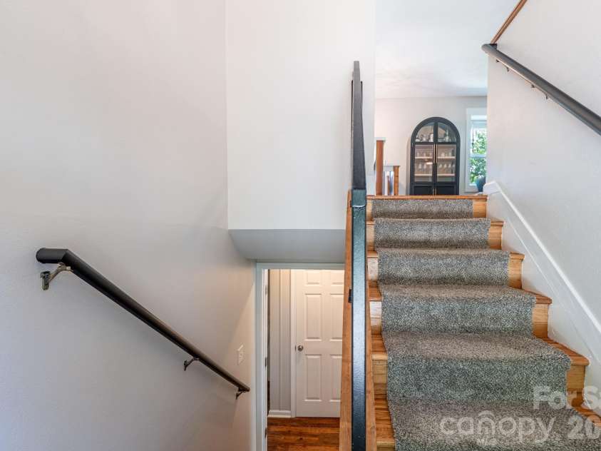 11 Summit Drive, Arden, NC 28704.  MLS# CAR4414933, YatesRealty ID 44577. 