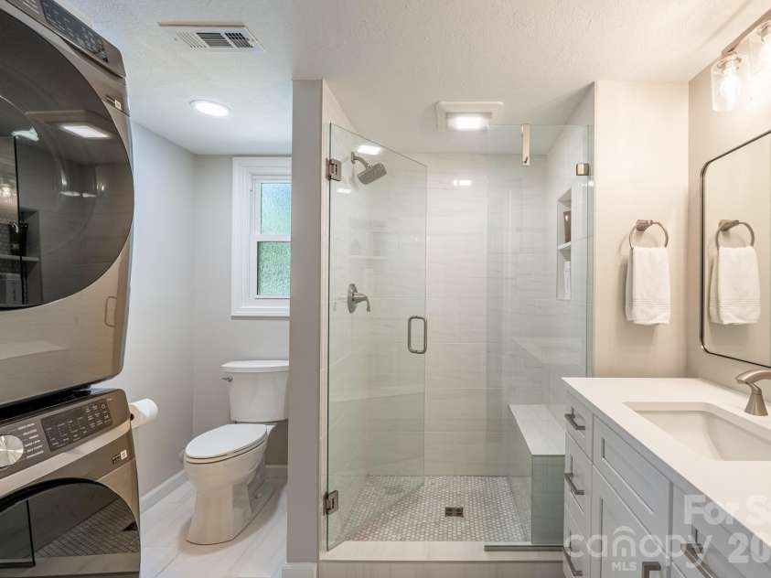 11 Summit Drive, Arden, NC 28704.  MLS# CAR4414933, YatesRealty ID 44577. 