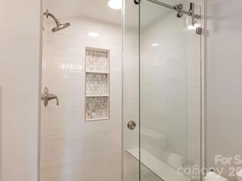 11 Summit Drive, Arden, NC 28704.  MLS# CAR4414933, YatesRealty ID 44577. 