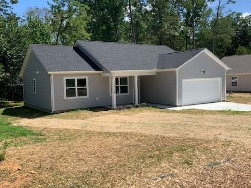 13911 Stillwood Place, Matthews, NC 28105.  MLS# CAR4414381, YatesRealty ID 44578. 