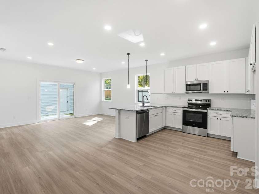 13911 Stillwood Place, Matthews, NC 28105.  MLS# CAR4414381, YatesRealty ID 44578. 