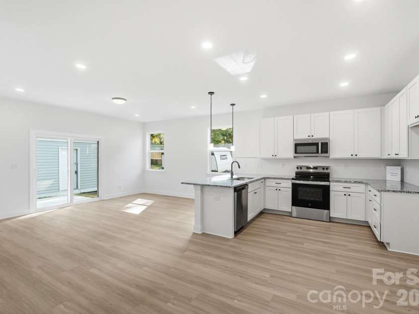 13911 Stillwood Place, Matthews, NC 28105.  MLS# CAR4414381, YatesRealty ID 44578. 