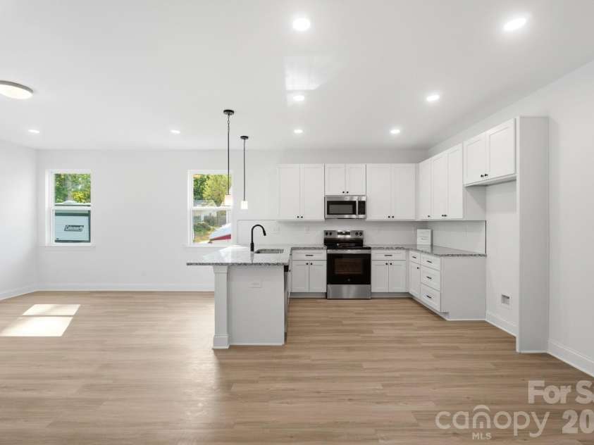 13911 Stillwood Place, Matthews, NC 28105.  MLS# CAR4414381, YatesRealty ID 44578. 