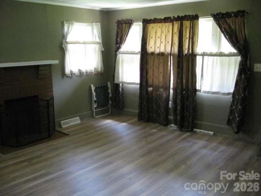1317 Second Street, Gastonia, NC 28054.  MLS# CAR4414450, YatesRealty ID 44579. 