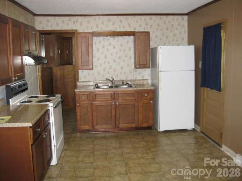 1317 Second Street, Gastonia, NC 28054.  MLS# CAR4414450, YatesRealty ID 44579. 