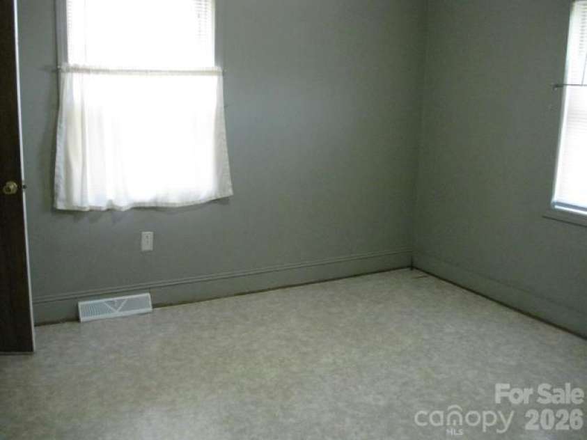 1317 Second Street, Gastonia, NC 28054.  MLS# CAR4414450, YatesRealty ID 44579. 