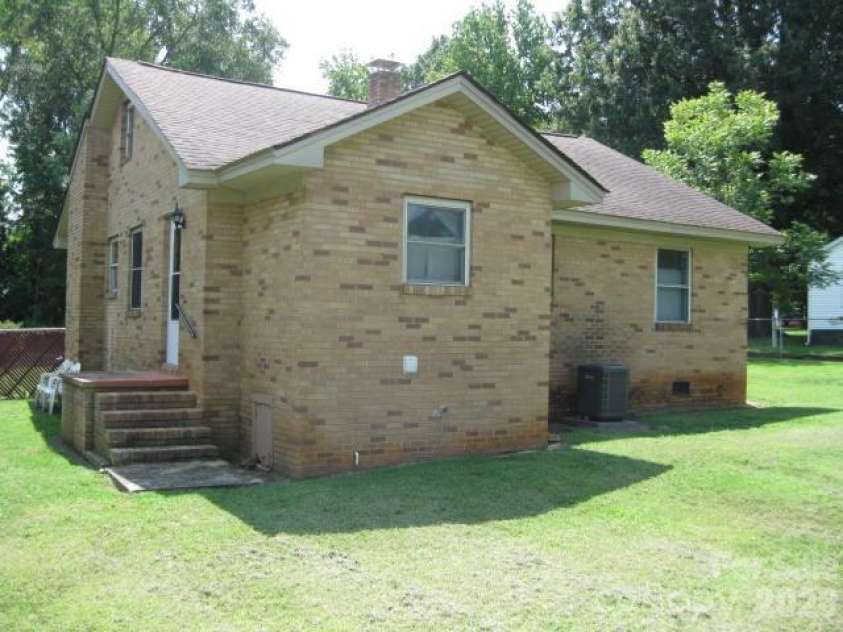 1317 Second Street, Gastonia, NC 28054.  MLS# CAR4414450, YatesRealty ID 44579. 