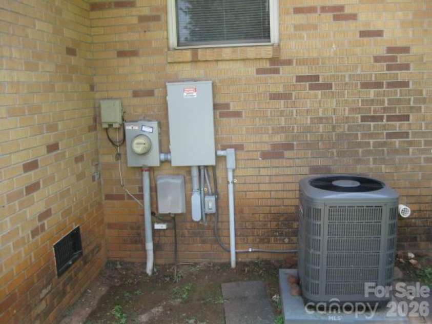 1317 Second Street, Gastonia, NC 28054.  MLS# CAR4414450, YatesRealty ID 44579. 