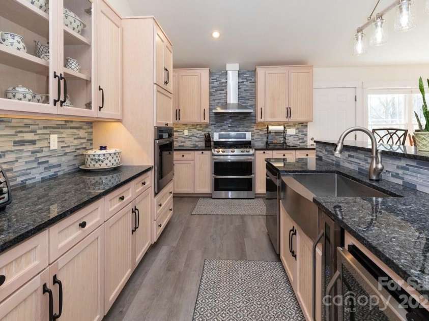 2888 Beaverdam Road, Canton, NC 28716.  MLS# CAR4328967, YatesRealty ID 4458. 