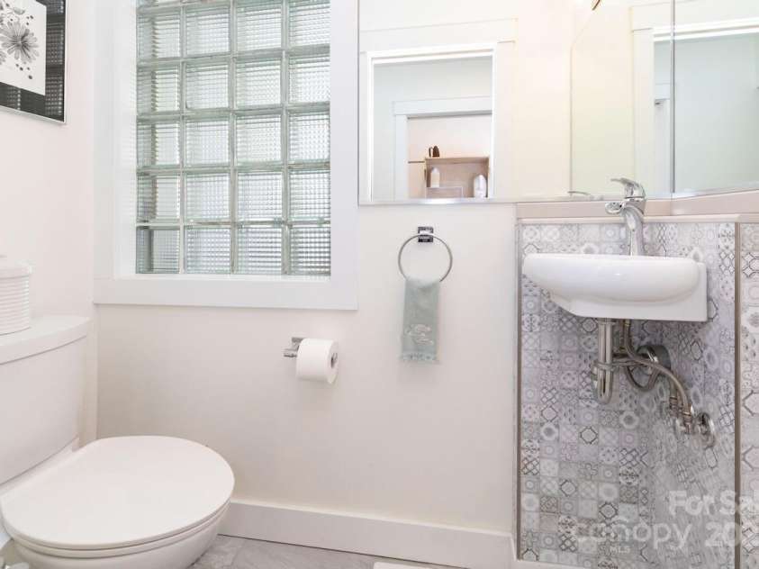 2888 Beaverdam Road, Canton, NC 28716.  MLS# CAR4328967, YatesRealty ID 4458. 