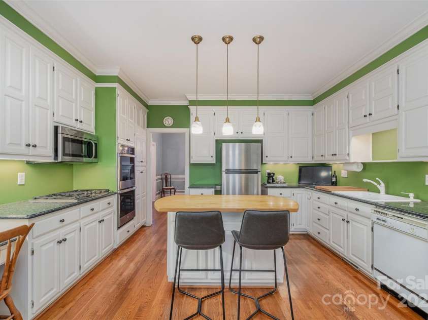 4605 Curraghmore Road, Charlotte, NC 28210.  MLS# CAR4223200, YatesRealty ID 4458. 