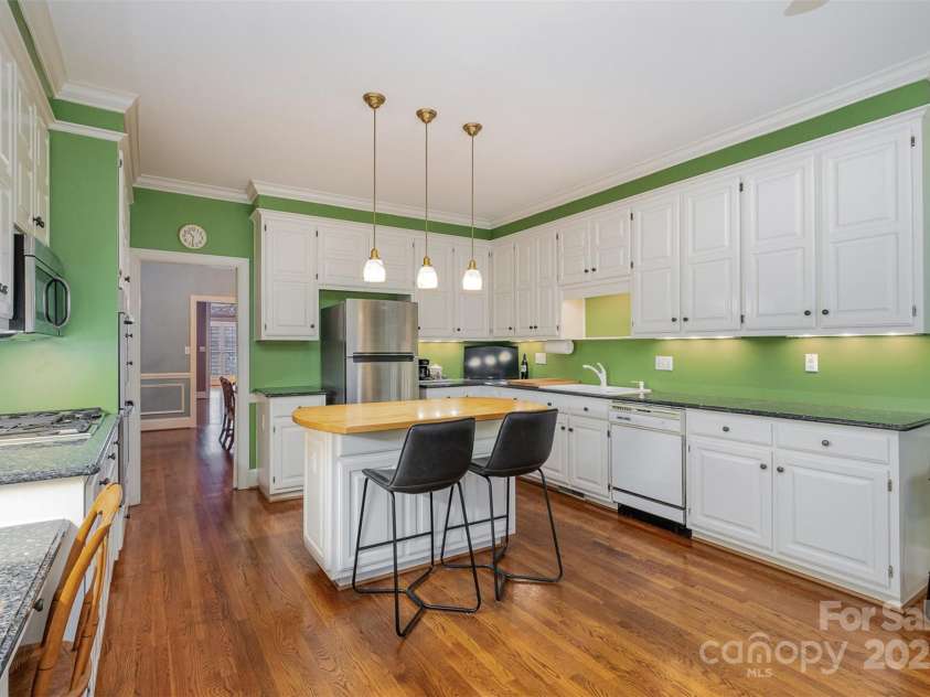 4605 Curraghmore Road, Charlotte, NC 28210.  MLS# CAR4223200, YatesRealty ID 4458. 
