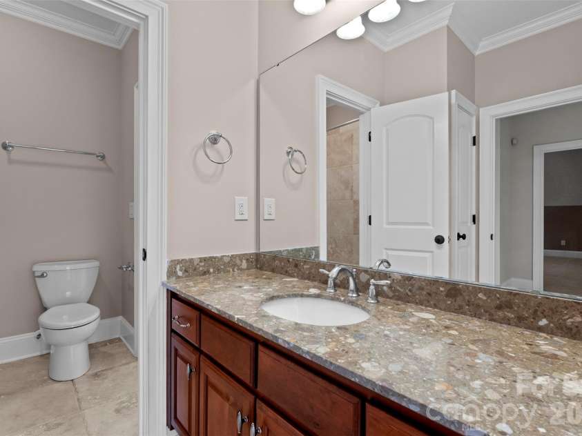 5164 Mill Race Lane, Lancaster, SC 29720.  MLS# CAR4342322, YatesRealty ID 4458. Jack-and-Jill Bath