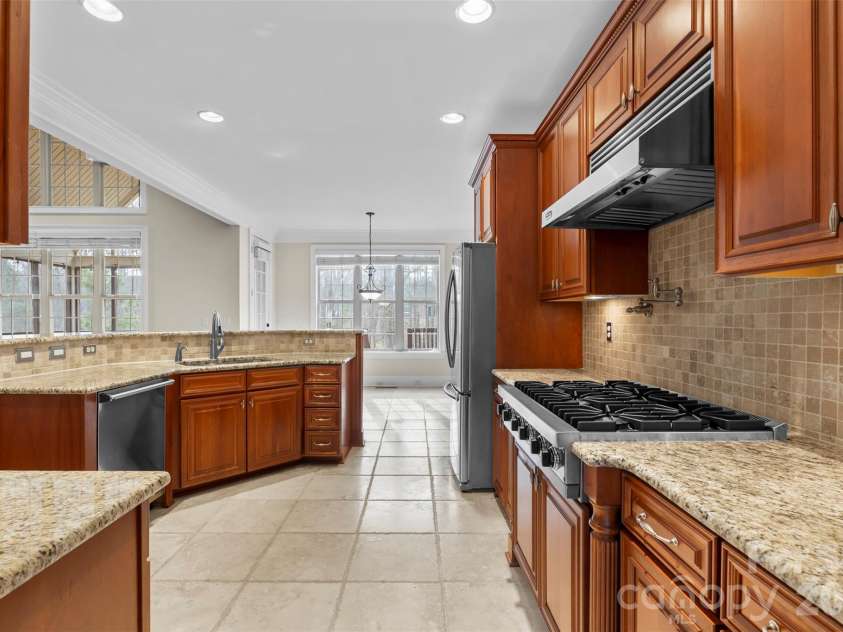 5164 Mill Race Lane, Lancaster, SC 29720.  MLS# CAR4342322, YatesRealty ID 4458. Kitchen with Viking Appliances