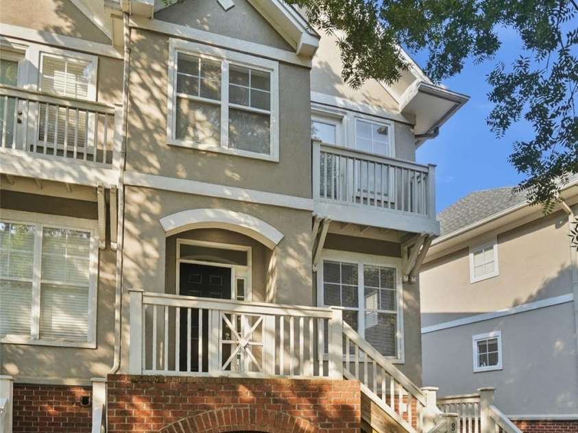 817 4th Street, Charlotte, NC 28202.  MLS# CAR4414468, YatesRealty ID 44580. 