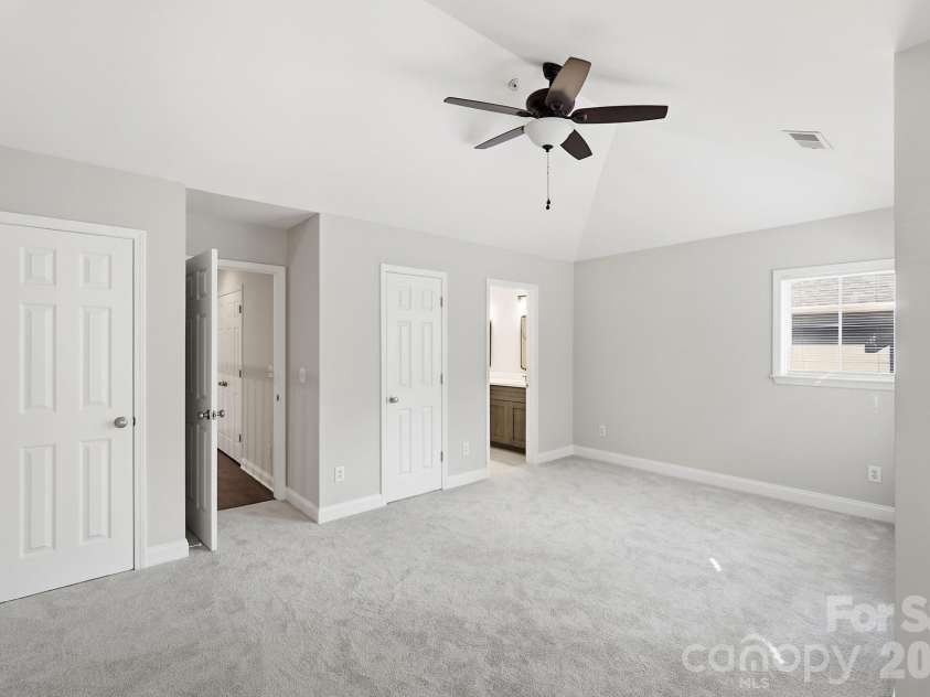 817 4th Street, Charlotte, NC 28202.  MLS# CAR4414468, YatesRealty ID 44580. 