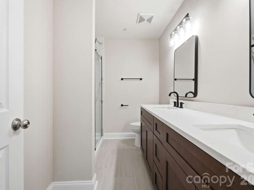 817 4th Street, Charlotte, NC 28202.  MLS# CAR4414468, YatesRealty ID 44580. 