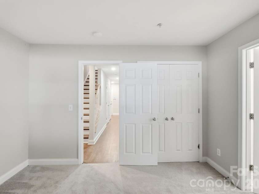 817 4th Street, Charlotte, NC 28202.  MLS# CAR4414468, YatesRealty ID 44580. 