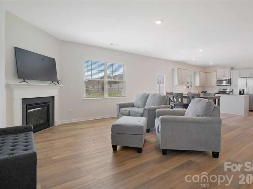 8013 Kennesaw Drive, Gastonia, NC 28056.  MLS# CAR4414428, YatesRealty ID 44581. 