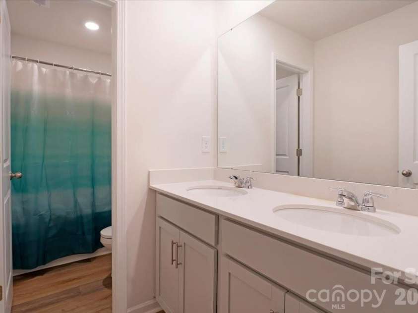 8013 Kennesaw Drive, Gastonia, NC 28056.  MLS# CAR4414428, YatesRealty ID 44581. 
