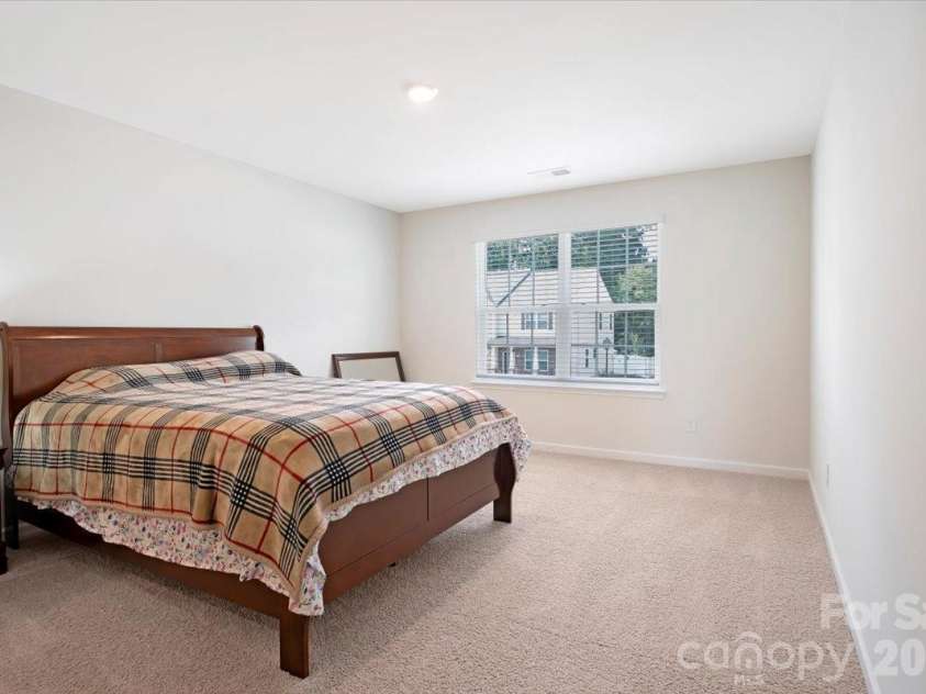 8013 Kennesaw Drive, Gastonia, NC 28056.  MLS# CAR4414428, YatesRealty ID 44581. 