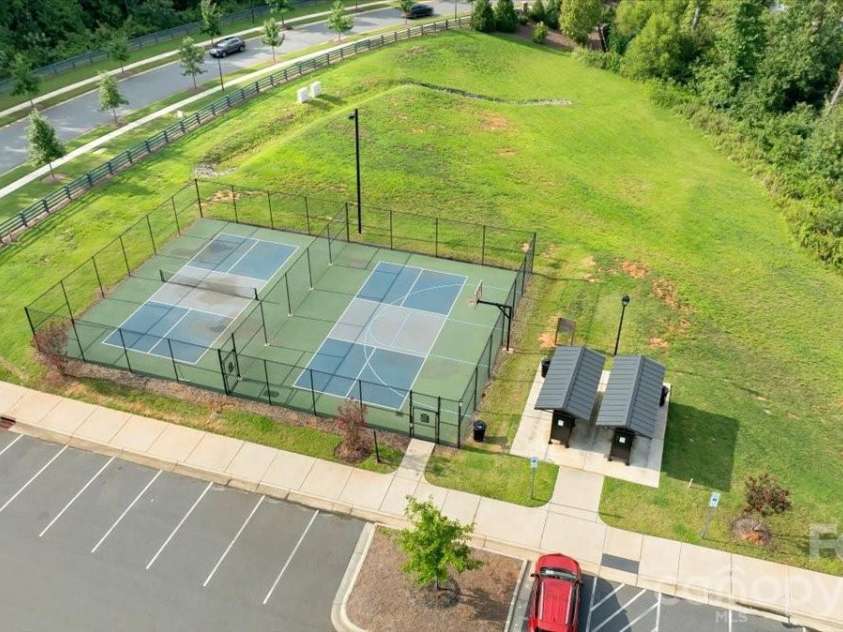 8013 Kennesaw Drive, Gastonia, NC 28056.  MLS# CAR4414428, YatesRealty ID 44581. 