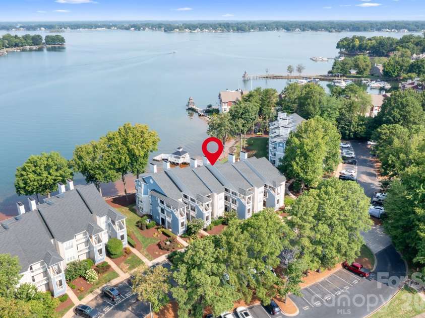 930 Southwest Drive, Davidson, NC 28036.  MLS# CAR4414435, YatesRealty ID 44582. 
