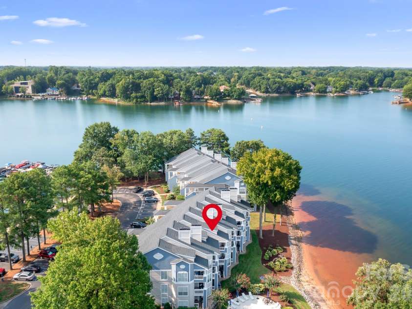 930 Southwest Drive, Davidson, NC 28036.  MLS# CAR4414435, YatesRealty ID 44582. 