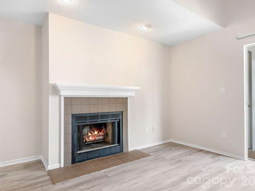930 Southwest Drive, Davidson, NC 28036.  MLS# CAR4414435, YatesRealty ID 44582. 