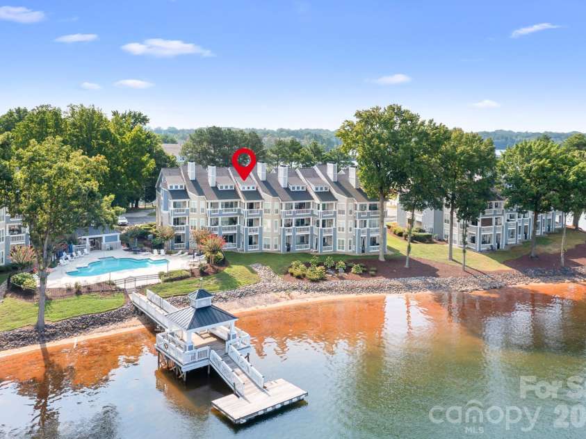 930 Southwest Drive, Davidson, NC 28036.  MLS# CAR4414435, YatesRealty ID 44582. 