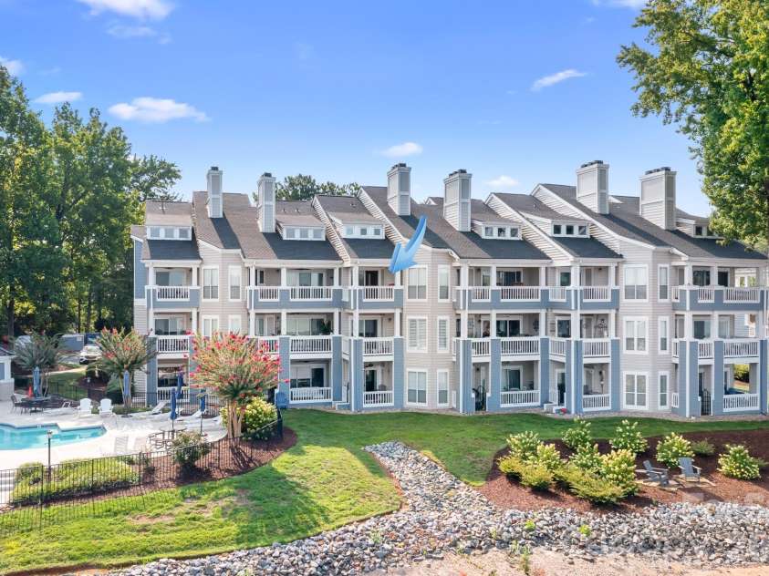 930 Southwest Drive, Davidson, NC 28036.  MLS# CAR4414435, YatesRealty ID 44582. 