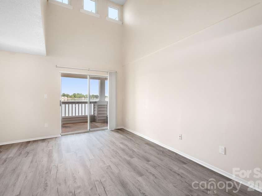 930 Southwest Drive, Davidson, NC 28036.  MLS# CAR4414435, YatesRealty ID 44582. Clerestory windows for enhanced natural light