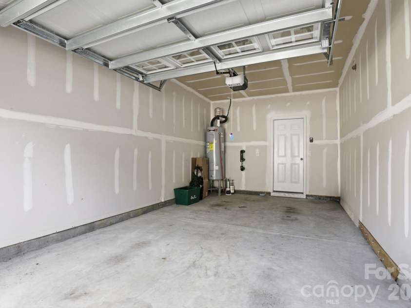 7109 Mills Road, Charlotte, NC 28216.  MLS# CAR4414685, YatesRealty ID 44583. 1 Car Gararge