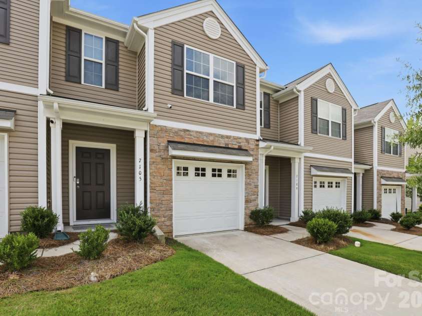 7109 Mills Road, Charlotte, NC 28216.  MLS# CAR4414685, YatesRealty ID 44583. 