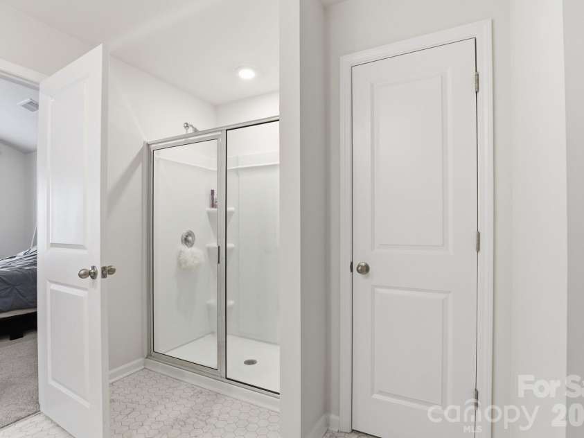7109 Mills Road, Charlotte, NC 28216.  MLS# CAR4414685, YatesRealty ID 44583. 