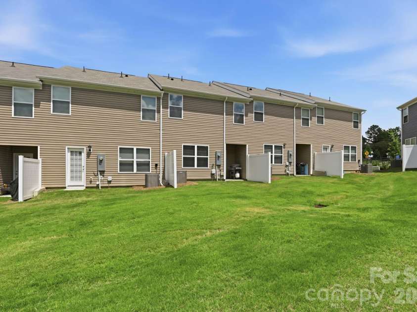7109 Mills Road, Charlotte, NC 28216.  MLS# CAR4414685, YatesRealty ID 44583. 