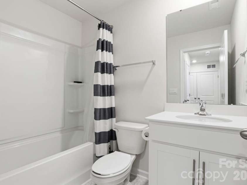 7109 Mills Road, Charlotte, NC 28216.  MLS# CAR4414685, YatesRealty ID 44583. Full Bath