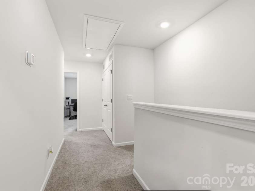 7109 Mills Road, Charlotte, NC 28216.  MLS# CAR4414685, YatesRealty ID 44583. Hallway