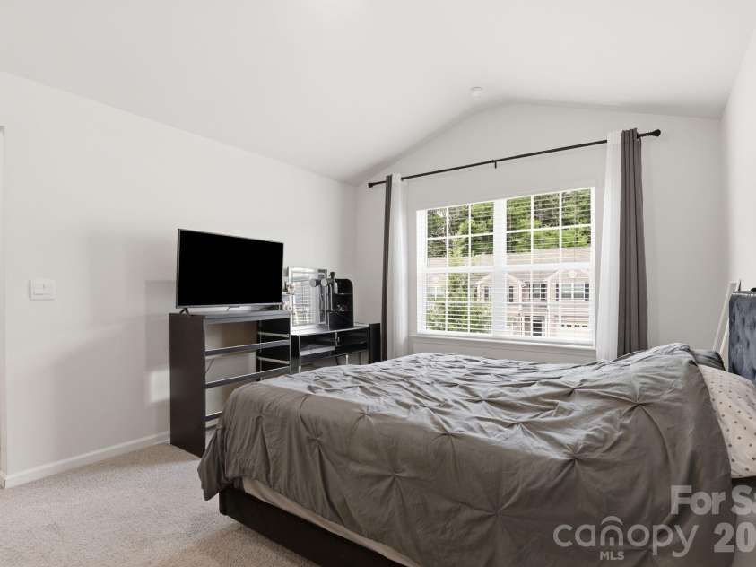 7109 Mills Road, Charlotte, NC 28216.  MLS# CAR4414685, YatesRealty ID 44583. Owners Suite