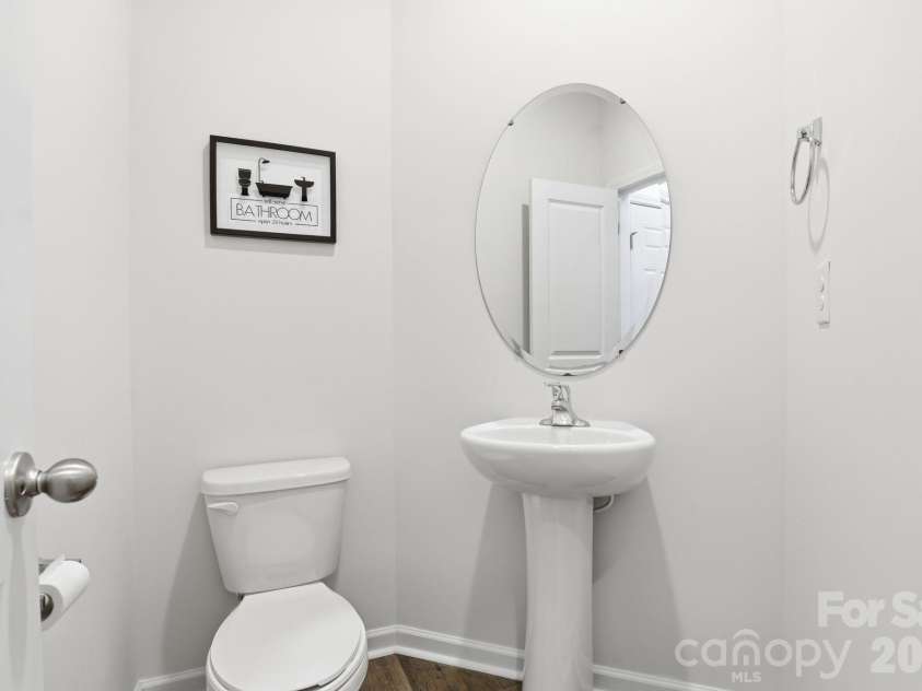 7109 Mills Road, Charlotte, NC 28216.  MLS# CAR4414685, YatesRealty ID 44583. Powder Room