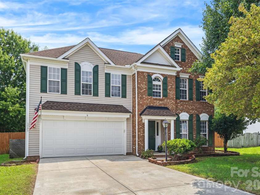 3042 Wyntree Court, Matthews, NC 28104.  MLS# CAR4414692, YatesRealty ID 44584. 