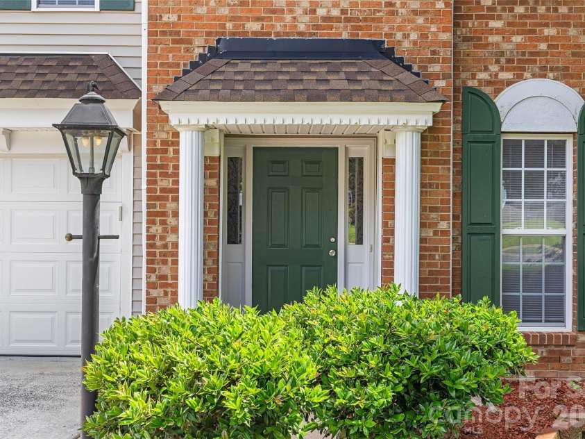 3042 Wyntree Court, Matthews, NC 28104.  MLS# CAR4414692, YatesRealty ID 44584. 
