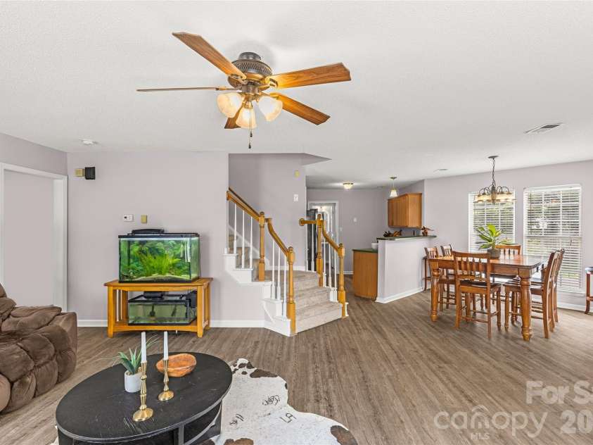 3042 Wyntree Court, Matthews, NC 28104.  MLS# CAR4414692, YatesRealty ID 44584. 
