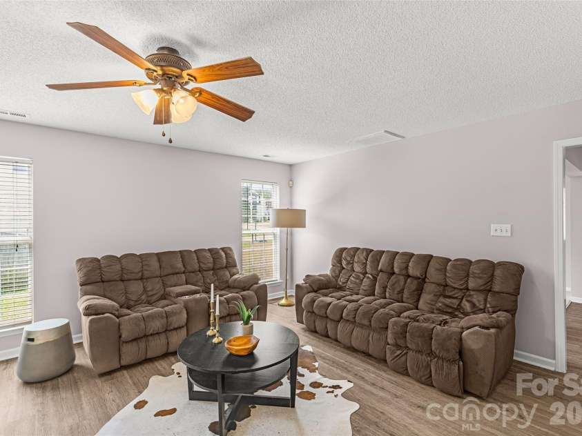 3042 Wyntree Court, Matthews, NC 28104.  MLS# CAR4414692, YatesRealty ID 44584. 