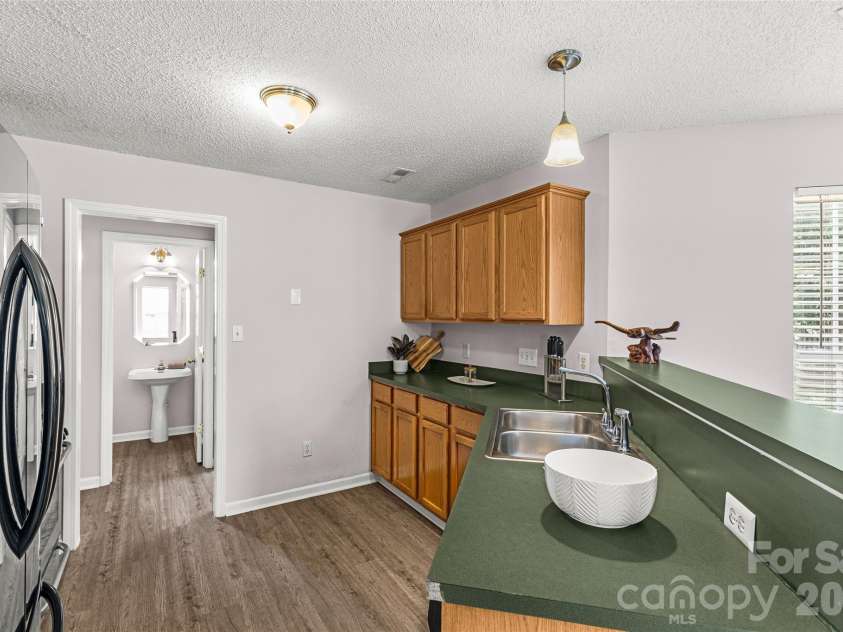 3042 Wyntree Court, Matthews, NC 28104.  MLS# CAR4414692, YatesRealty ID 44584. 