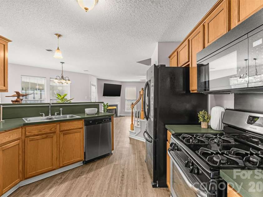 3042 Wyntree Court, Matthews, NC 28104.  MLS# CAR4414692, YatesRealty ID 44584. 