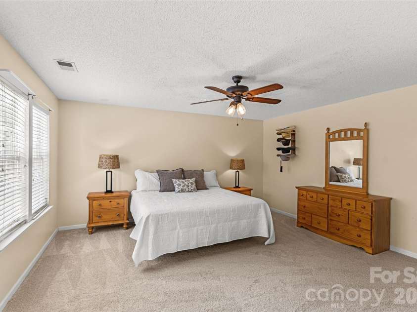 3042 Wyntree Court, Matthews, NC 28104.  MLS# CAR4414692, YatesRealty ID 44584. 