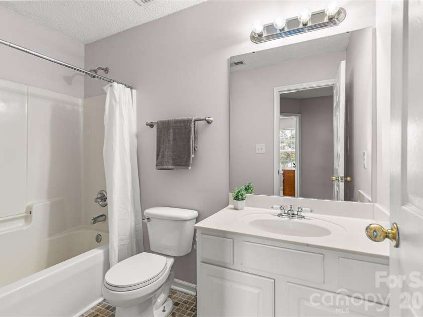 3042 Wyntree Court, Matthews, NC 28104.  MLS# CAR4414692, YatesRealty ID 44584. 