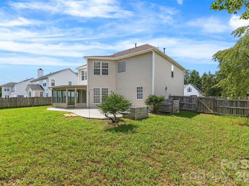 3042 Wyntree Court, Matthews, NC 28104.  MLS# CAR4414692, YatesRealty ID 44584. 