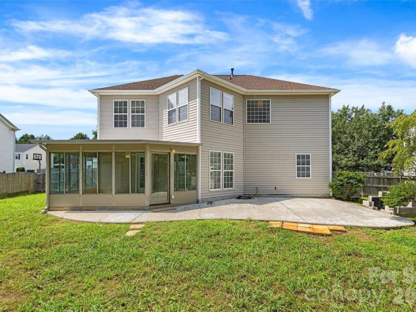 3042 Wyntree Court, Matthews, NC 28104.  MLS# CAR4414692, YatesRealty ID 44584. 